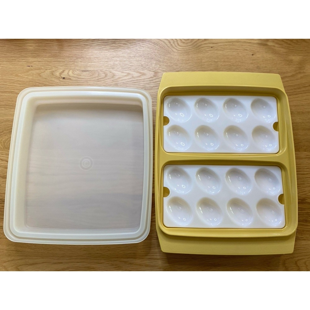 Tupperware Deviled Egg Keeper Carrier Tray Container Harvest Gold 723-4 Vintage